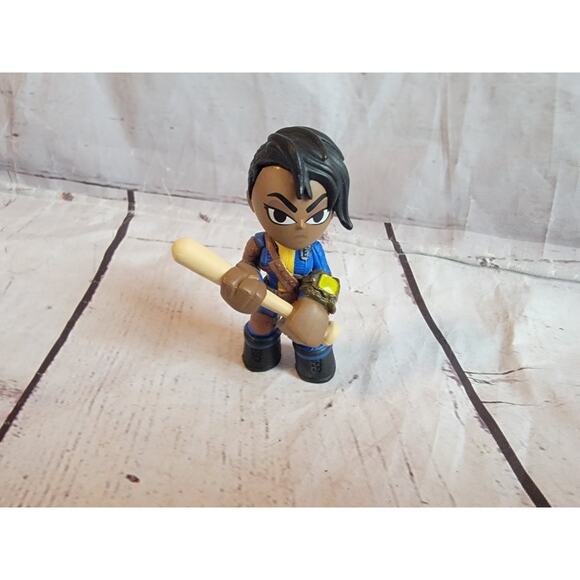 Funko Mystery Mini Vinyl Figure Fallout S2 VAULT DWELLER (Female w/ Bat) - Picture 2 of 5